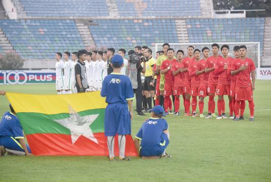 The photo shows Myanmar U-22 national squad that competed in 2020 Asian U-23 qualifier. (Photo-Nyi Nyi Soe Nyunt)