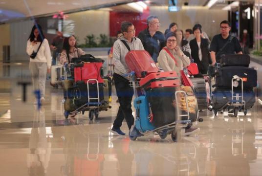 A photo taken on Jan 3, 2020, shows travellers arriving at Changi Airport Terminal 1.ST PHOTO: JASON QUAH