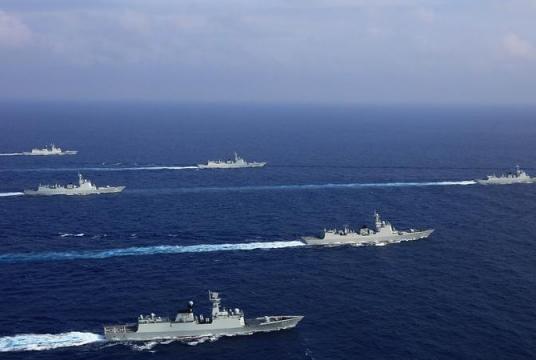 This file photo taken in April 2018 shows a Chinese PLA navy fleet. （PHOTO / VCG）