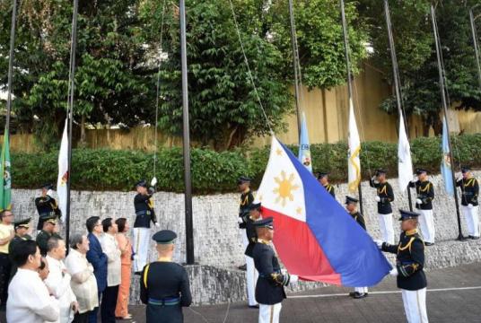 Philippine military personnel prepare to raise the national flag during celebrations to commemorate the 33rd anniversary of the "People Power" movement in Manila on Feb 25, 2019.PHOTO: AFP