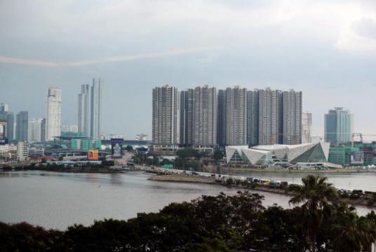 Malaysian health minister Dzulkefly Ahmad said Singapore and Malaysia share the same Causeway, with hundreds of people travelling across each day, so the two sides should enhance cooperation in managing the coronavirus outbreak.ST PHOTO: KELVIN CHNG