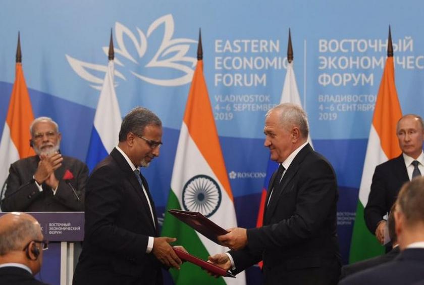 Prime Minister Narendra Modi and Russian President Vladimir Putin witnessing exchange of agreements. (Photo: Twitter | @MEAIndia)