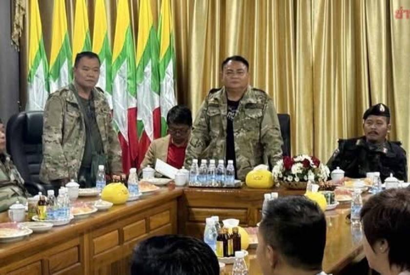 Caption: A meeting between officials from BGF, DKBA and Chinese businessmen in Myawady (Photo: Khaosod news)