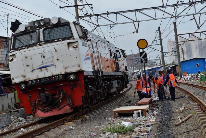  Indonesia  to keep train  fares affordable to lure more 