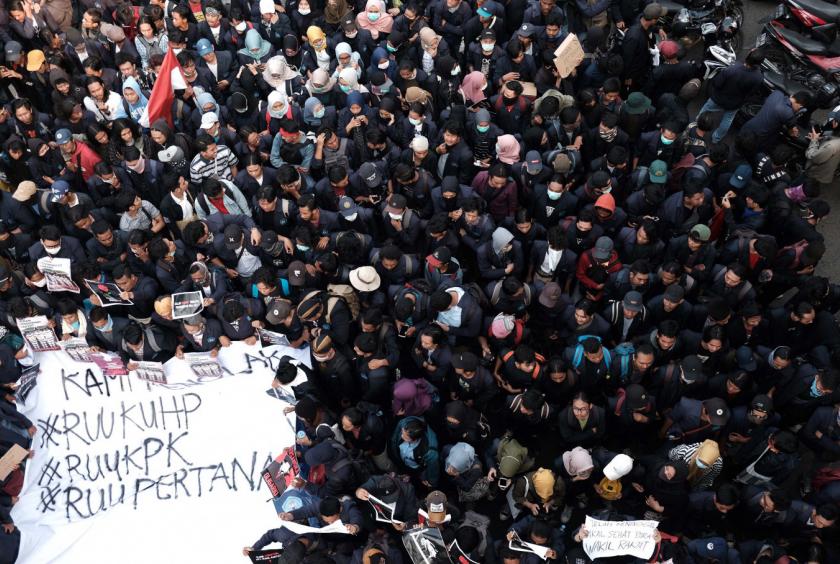 University students protest against the revision of the Criminal Code (KUHP) in front of the House of Representatives compound, on Monday, Sept. 23, 2019. (JP/Donny Fernando) 