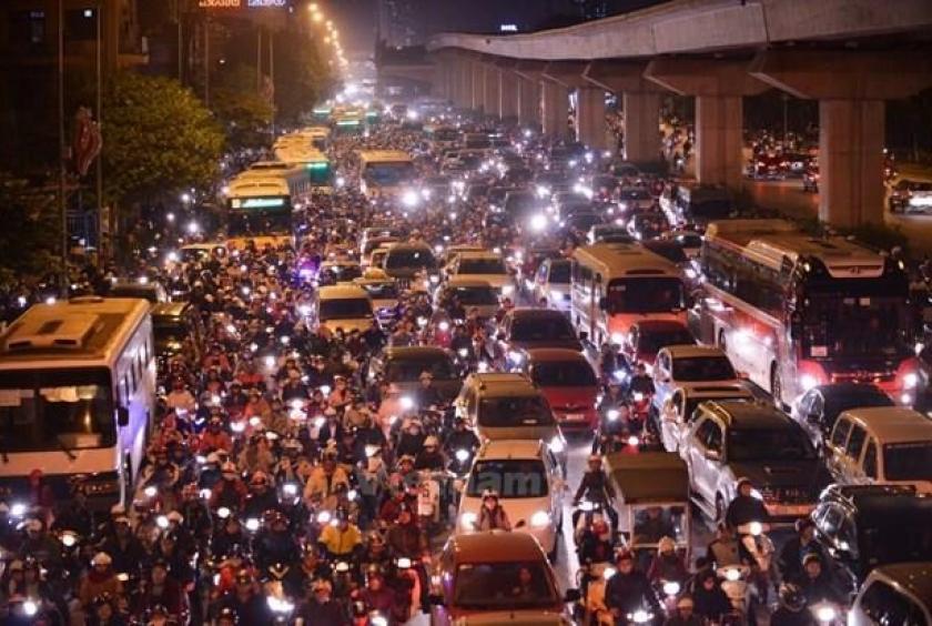 Hà Nội is looking for solutions to reduce traffice jams. – VNA/VNS Photo  