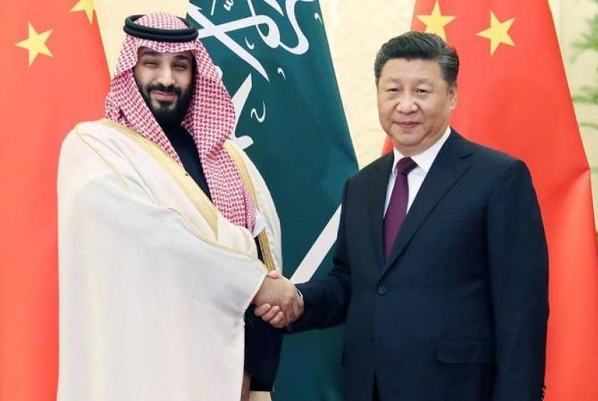 Chinese President Xi Jinping (right) meets with Mohammed bin Salman Al Saud, Saudi Arabia's crown prince, at the Great Hall of the People in Beijing, capital of China, Feb 22, 2019. (LIU WEIBING / XINHUA)
