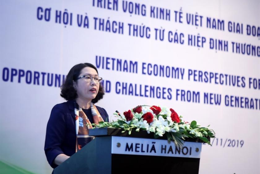 NCIF’s Director Trần Thị Hồng Minh addresses a seminar held in Hà Nội on Thursday, themed “Việt Nam economy perspective for 2021-25: opportunities and challenges from new generation free trade agreements”. — VNA/VNS Photo Danh Lam 