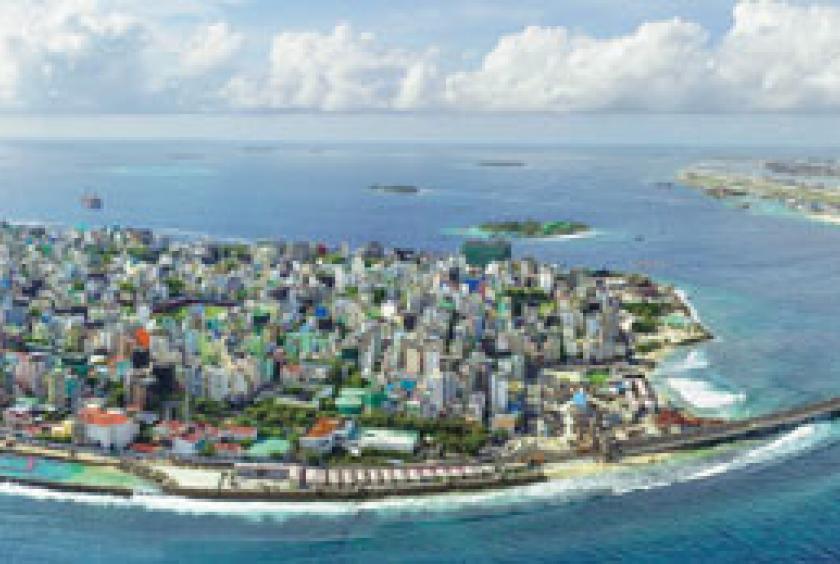 The China-Maldives Friendship Bridge links the Maldivian capital Male with the airport. [Photo/Xinhua]