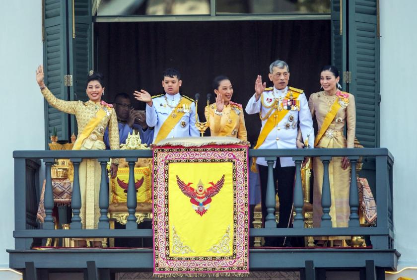 His Majesty King Maha Vajiralongkorn grants an historic public audience from the main balcony of the Suddhaisavarya Prasad Hall of the Grand Palace in Bangkok yesterday./The Nation
