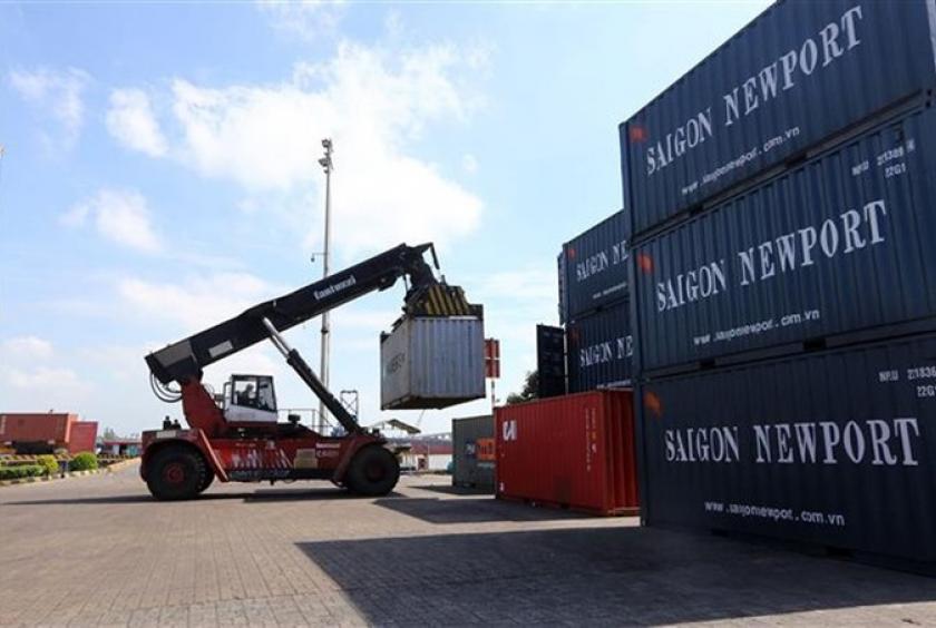 In January the deficit ballooned to nearly US$1 billion as imports rose by 1.7 per cent to $20.8 billion, according to the General Department of Customs. — VNA/VNS Photo