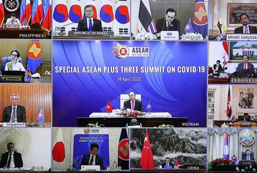 Leaders of ASEAN+3 countries discuss measures to fight COVID-19 at an online summit on Tuesday. — VNA/VNS Photo
