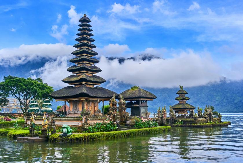 Pura Ulun Danu Beratan temple in Bali. (Shutterstock.com/Pelikh Alexey)