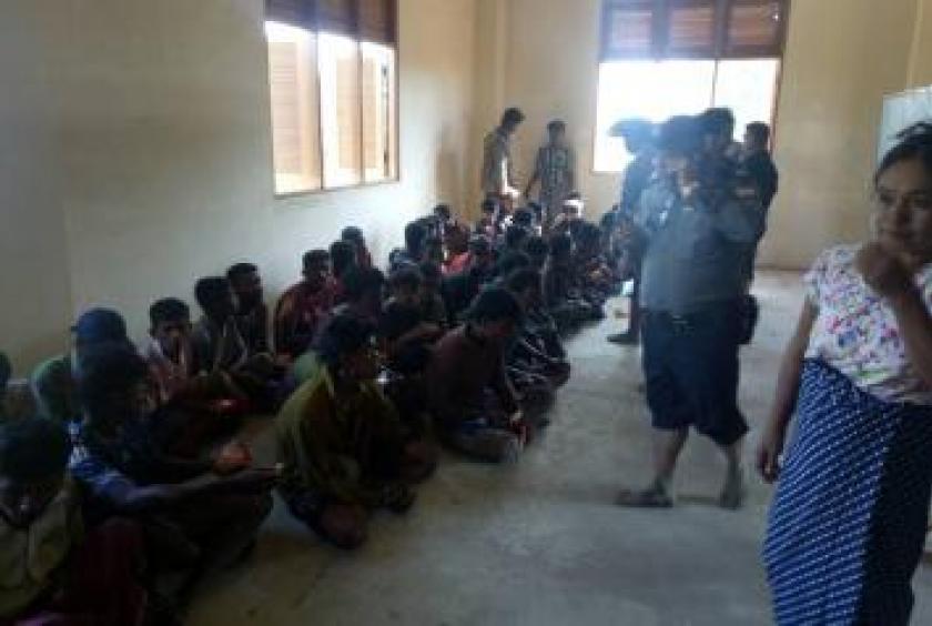 Photo shows over 100 Bengalis from Nazi refugee camp in Sittwe, Rakhine State (Photo-Aye Mya Mya Myo Facebook account) 