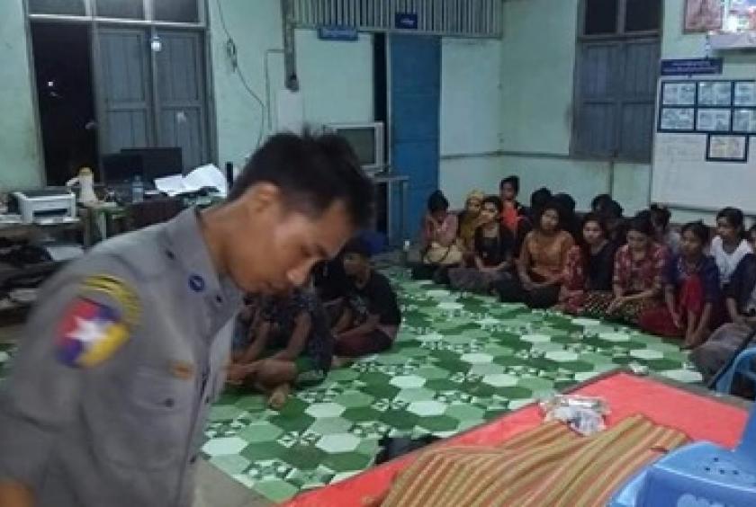 30 Bengalis illegally entering Ngayokkaung seen under detention (Photo-Kyaw Min Thu) 