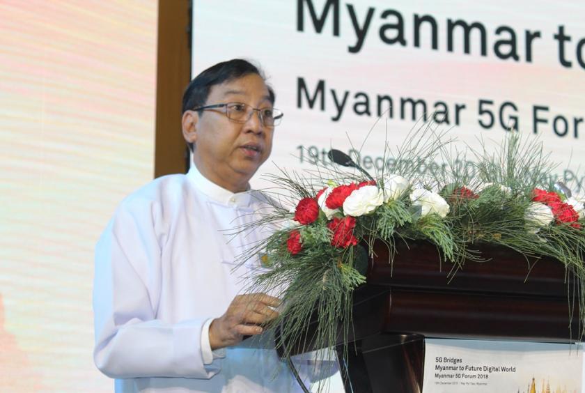 Chit Wai, permanent secretary at the Ministry of Transport and Communications, delivers a speech at the Myanmar 5G Forum2018 held on December 19 (Photo- Khine Kyaw, The Nation)