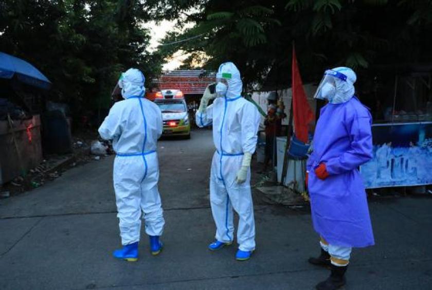 Volunteers working for a Covid-19 quarantine center (Photo-Thiha Aung)