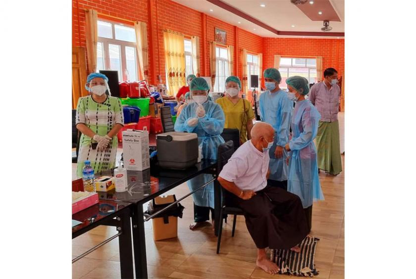 Caption: People above 65 years get covid-19 jabs in Mon State (Photo-Ko Myint Soe)