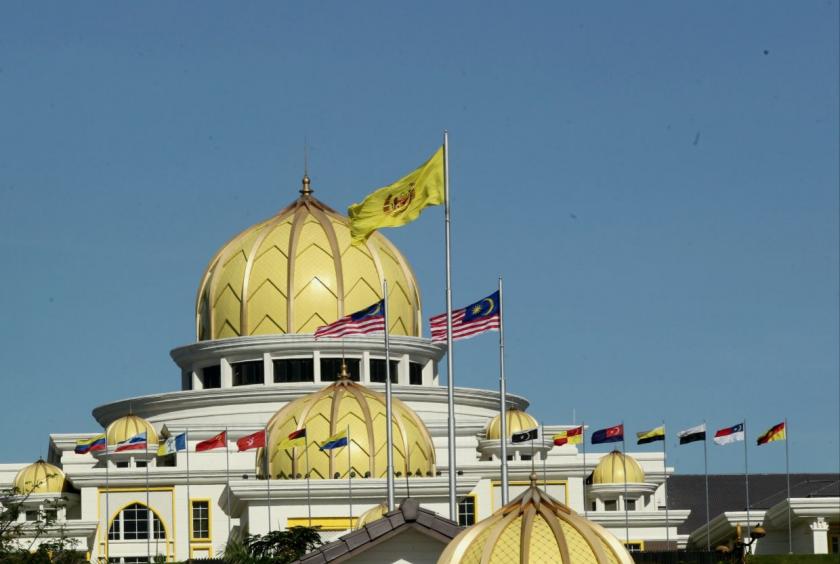 Covid-19: King, Queen under quarantine, seven Istana workers 