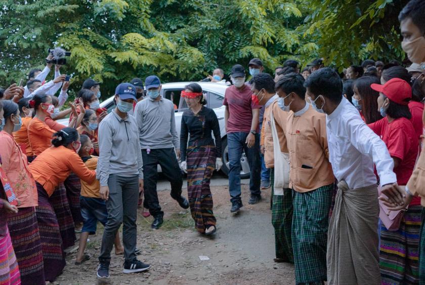 Daw Aung San Suu Kyi seen for election campaigning in Shwekyabin Ward, Zabuthiri Township, Nay Pyi Taw, on August 19, 2020. (Photo- Chair NLD Facebook) 