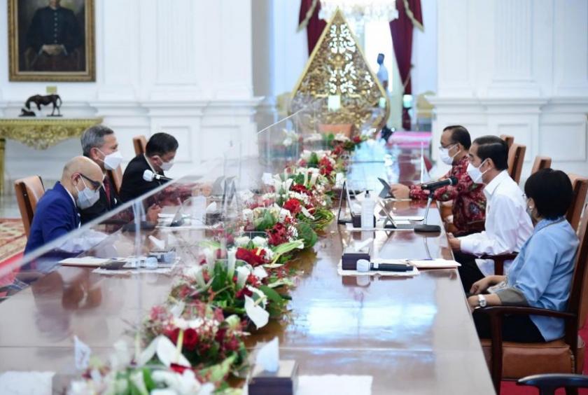 Singapore Foreign Minister Vivian Balakrishnan (second from left) meeting with Indonesian President Joko Widodo (second from right) and Indonesian Foreign Minister Retno Marsudi (right) on March 26, 2021. PHOTO: BIRO PERS SEKRETARIAT PRESIDEN