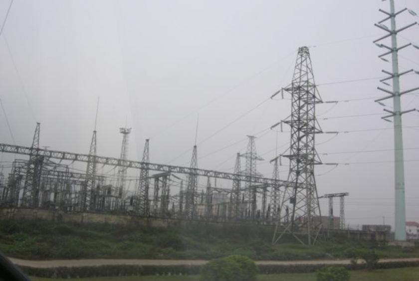 EVN will focus capital resources to complete power projects as planned. — Photo dangcongsan.vn