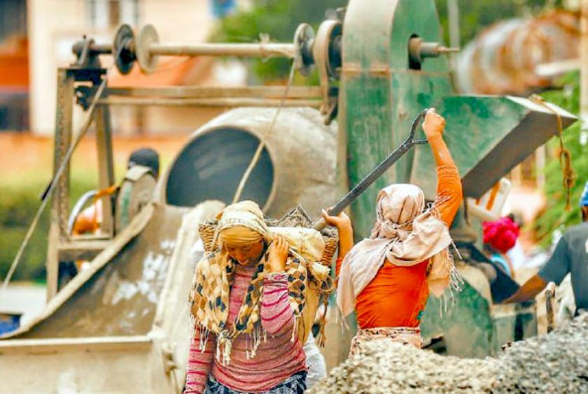 Experts paint a bleak picture of the economy as the pandemic hits