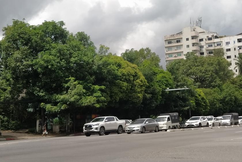 Caption: Traffic control outpost at the corner of Pyay Road and Inya Road in Kamaryut Township where explosion occurred.
