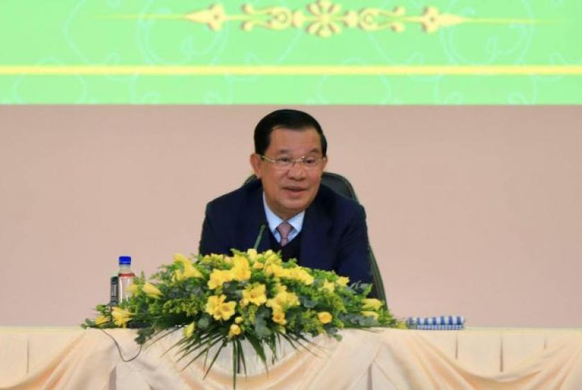Prime Minister Hun Sen on December 12 meeting with over 2,000 members of the Cambodian diaspora in Europe who came to see him in Brussels, Belgium. SPM