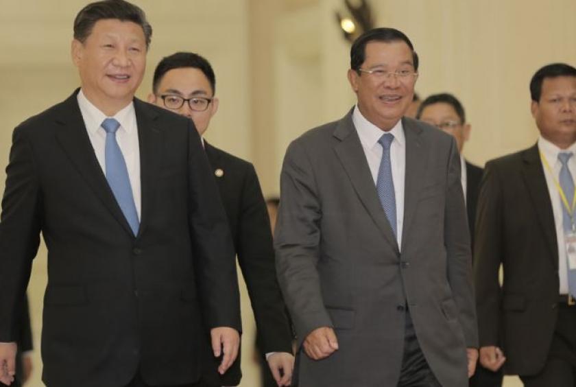 Xi Jingping meets Hun Sen at Peace Palace on 2016. Hong Menea