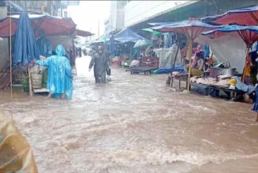 Heavy rain in Taunggyi causes flooding in Taunggyi City Square on June 11
