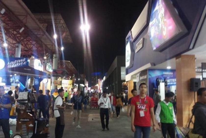 Despite riots, Jakartans pack 2019 Jakarta Fair opening night