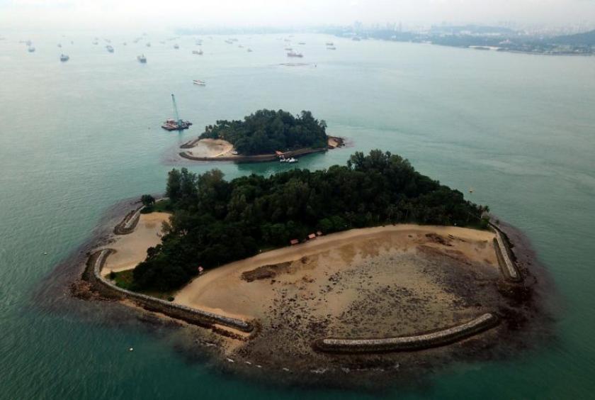 Скорпиос остров в греции. Острова сестер. Southern islands, singapore. Le chateau de feuilles сейшелы. Острова сестер сингапур.