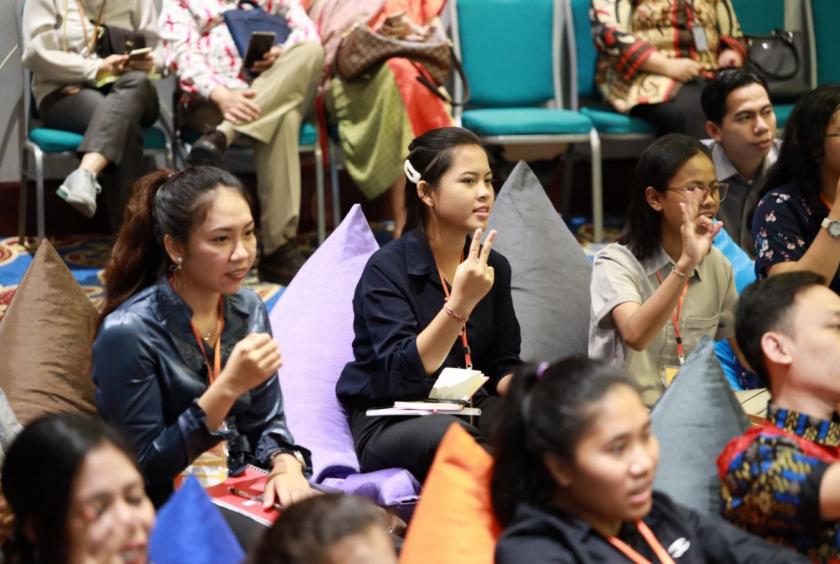 Hear me out: 150 youths from all over Indonesia gather and discuss the government's policies on health from a youth perspective during the Youth Pre-Conference in Yogyakarta on Saturday (Courtesy of Rutgers WPF Indonesia/-) 