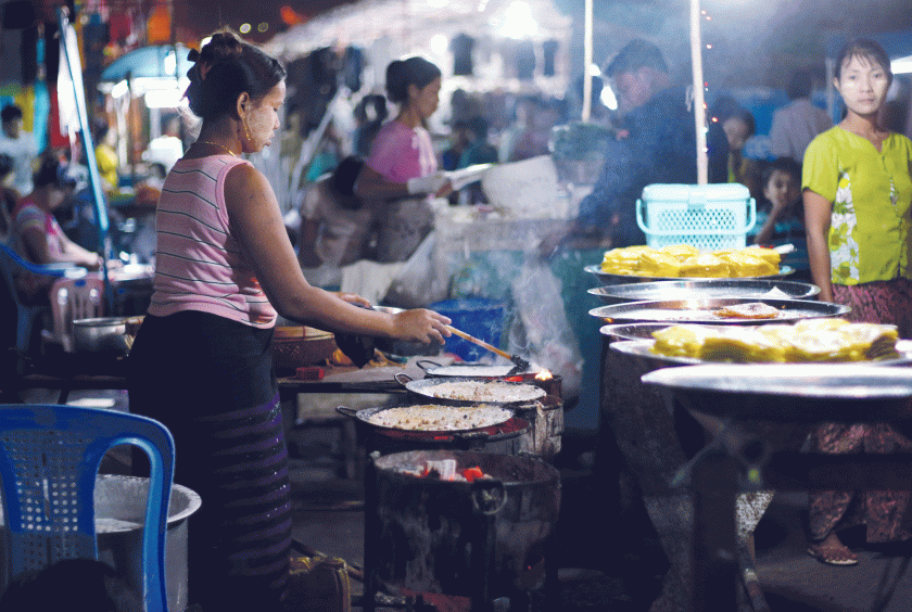 A roadside food stalls in Pazundaung Township in Yangon. (Photo-Kyi Naing) 
