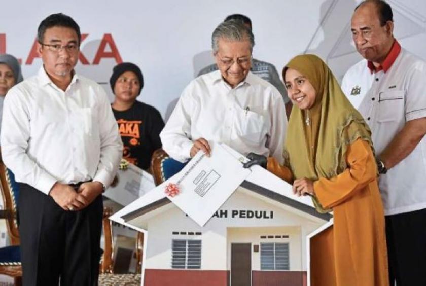 Mahathir: We've the right not to extradite controversial ...
