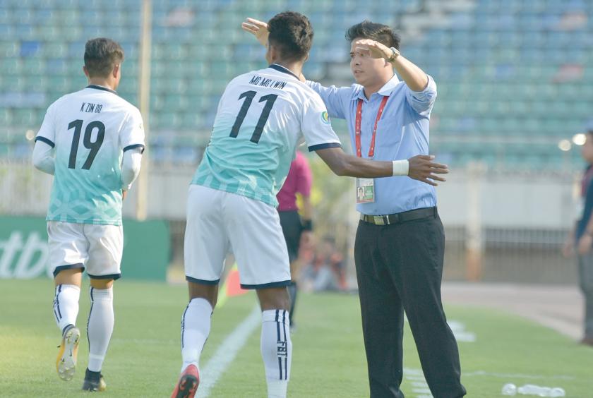 Head coach Myo Min Tun makes substitution. (Photo-Kaung Htet Aung)