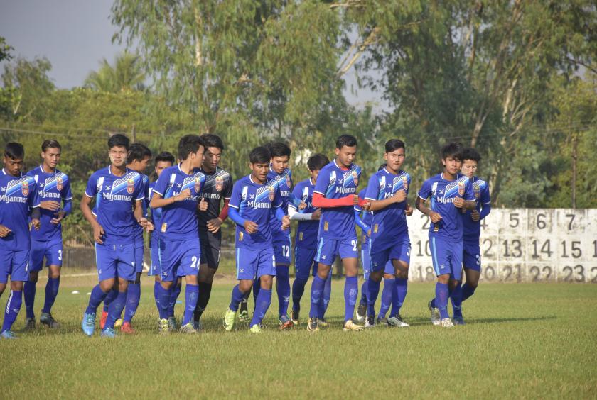 Myanmar U-21 men’s football squad is in the practice session. (Kaung Htet Aung)