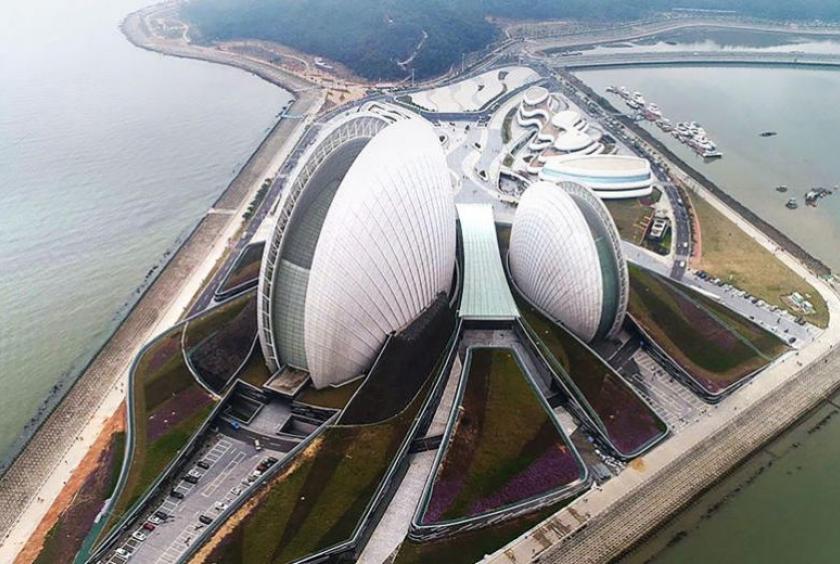 The scallop-shaped Zhuhai Grand Theatre. It is designed in the shape of two shells – one at 90 metres high and one at 60 metres high. They imply the scallop gives birth to a pearl while the sea gives birth to a scallop, which leads to the name Zhuhai – “Pearl and Sea” in Chinese.PHOTO: www.bayarea.gov.hk