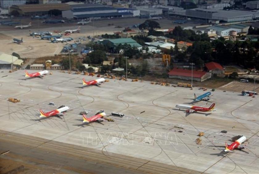 Leading US firms shared experience and solutions in airport development at a recent conference. -VNA photo