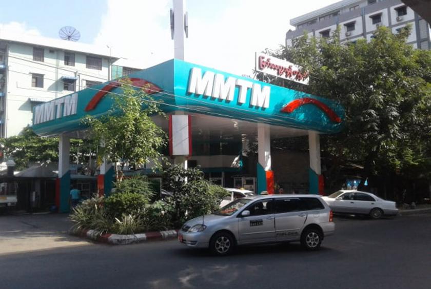 Photo shows a local private filling station in Yangon (Photo-Sithu Aung) 