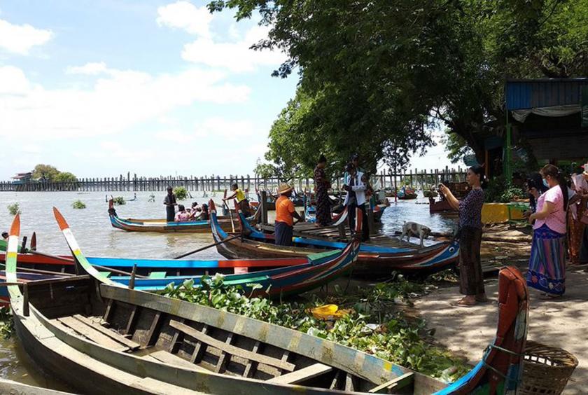 Photo shows world’s famous Taungthaman Lake and U Bein Bridge  
