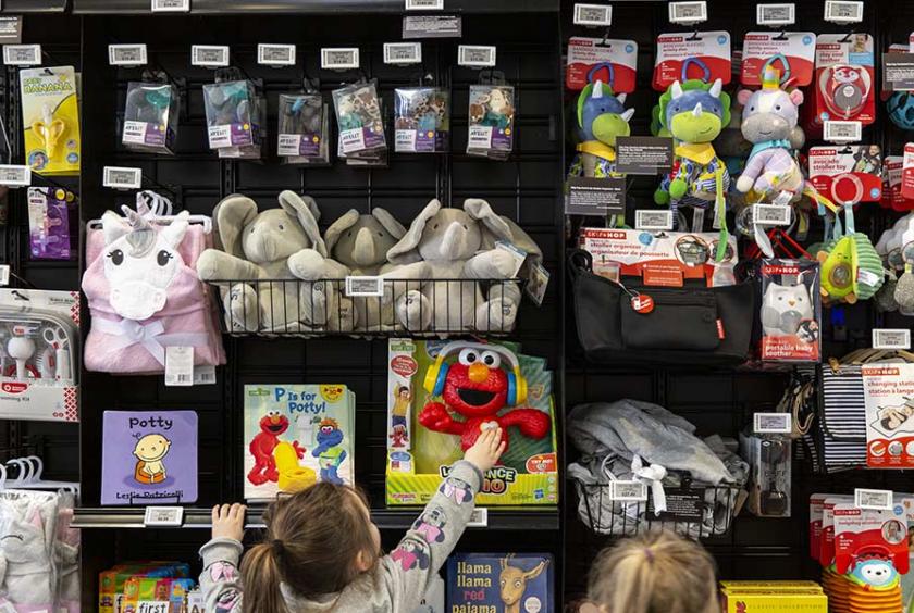 Children view toys inside an Amazon store in Berkeley, California. (Photo: Agencies)