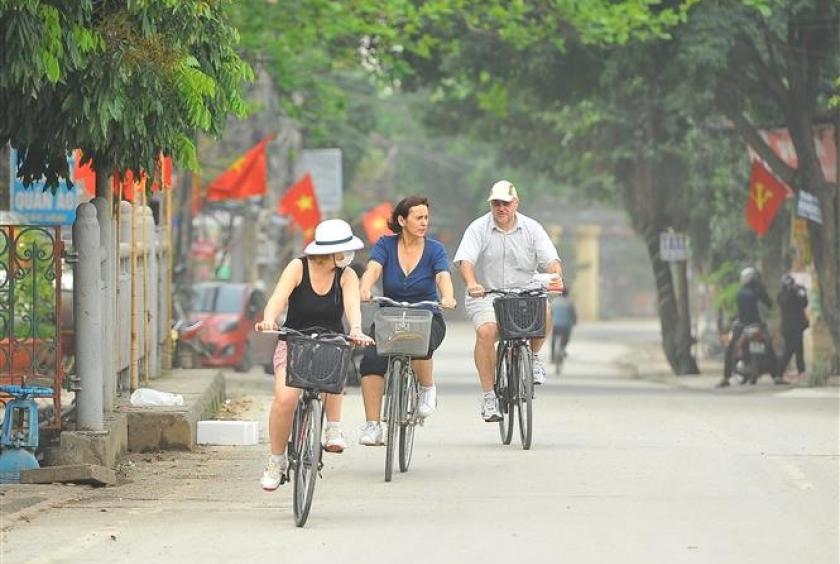 Tourists visit Tam Cốc - Bích Động in Ninh Bình Province in early March before Việt Nam closed its borders to foreign visitors. — VNA/VNS Photo Minh Đức