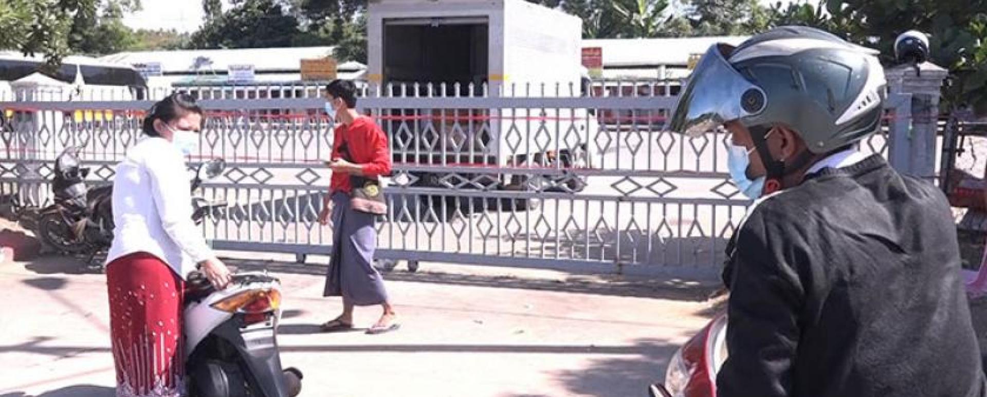 Myoma Market bus station in Nay Pyi Taw was under lockdown yesterday (Photo-Zeyar Tun)