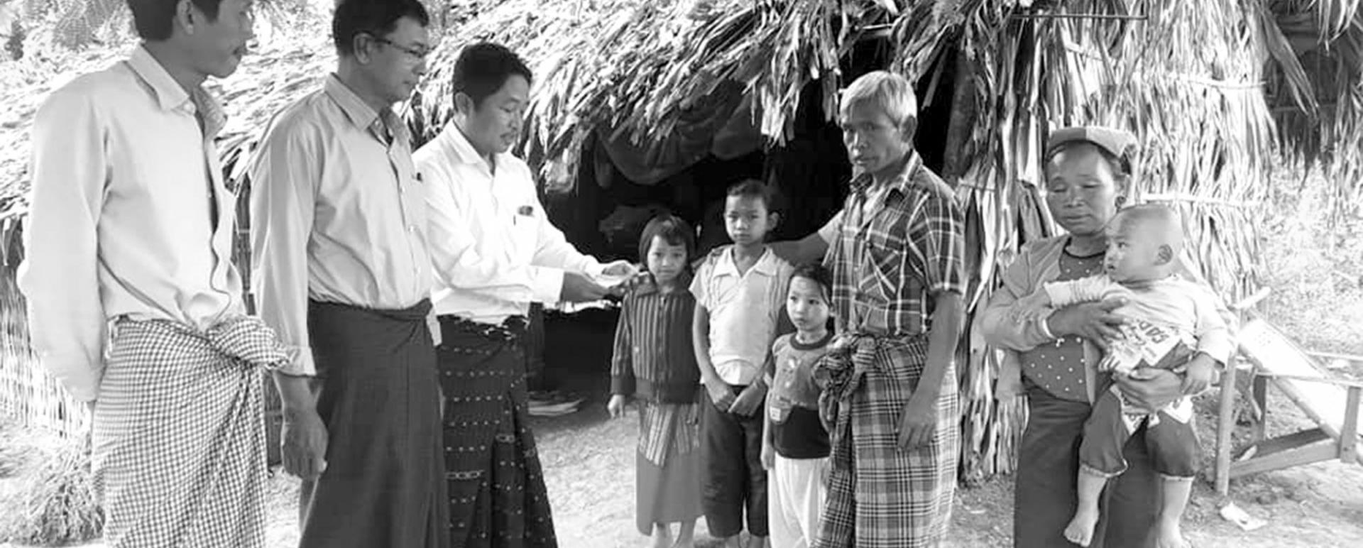 MP Zaw Htet from Pale Constituency provides cash assistance to the IDPs.