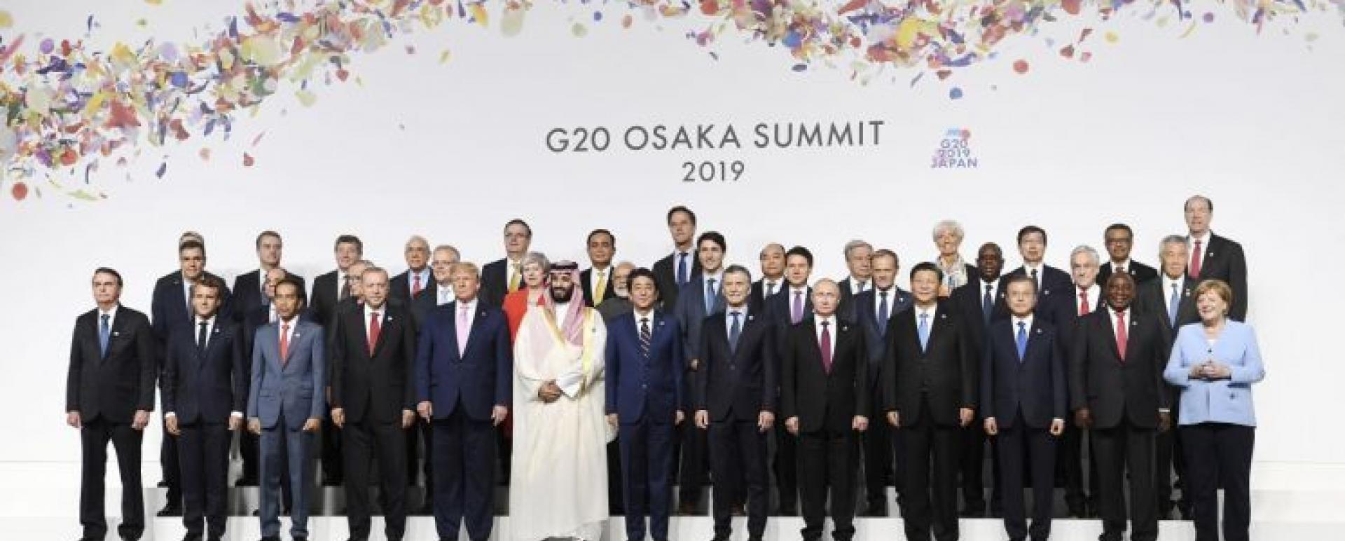 State leaders pose for group photograph on June 28, the last day of the 2019 Group of 20 Summit held in Osaka, Japan. (Yonhap)
