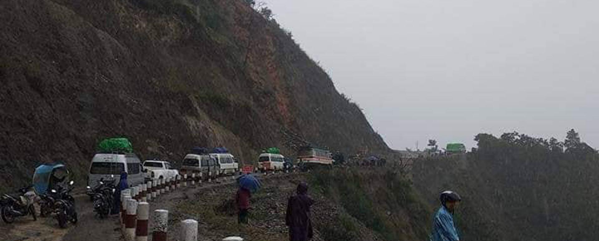 Landslide caused vehicle blockage on Phalan-Kalay road section on October 13th (Photo-Aung Thu Tun-Kalay)