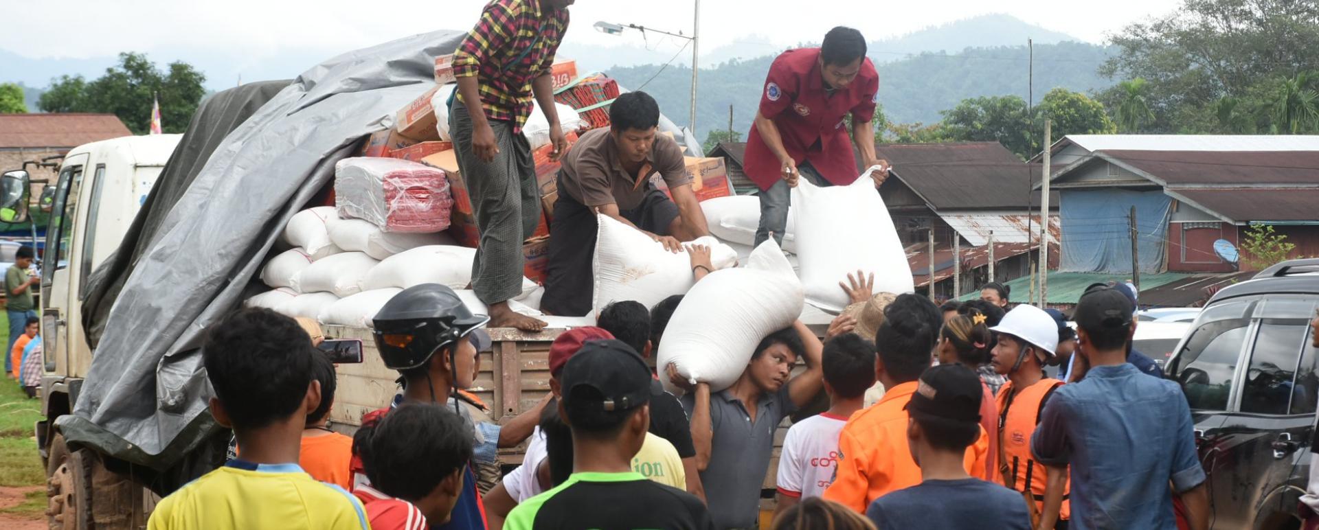 Wellwishers donate rice bags to flood-hit regions (Photo-Nay Myo Win)