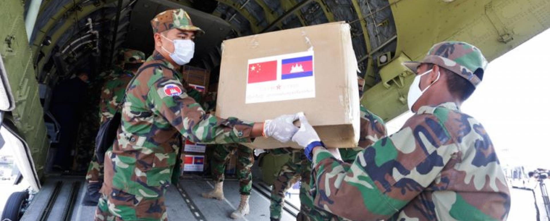 China’s Ministry of Defence donated 16 tonnes of medical supplies to Cambodia on Saturday. Heng Chivoan